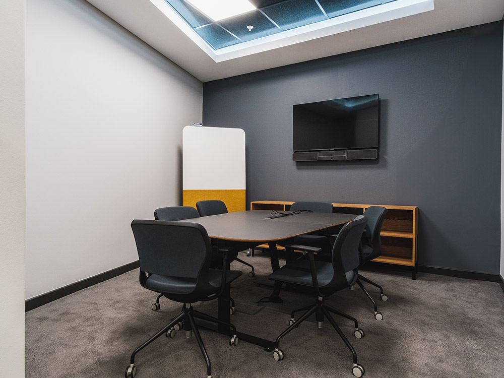 6-Seater Meeting Room